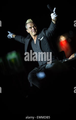 Robbie Williams esegue live at Pinkpop Festival 2015 in Paesi Bassi © Roberto Finizio Foto Stock