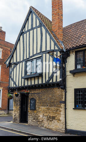 Il Blue Pig public house e bar Vine Street, Grantham, Lincolnshire Foto Stock