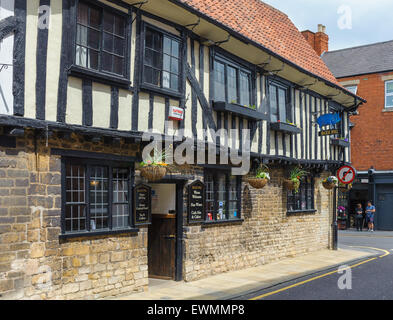 Il Blue Pig public house e bar Vine Street, Grantham, Lincolnshire Foto Stock