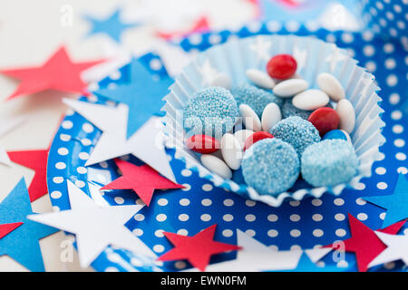 Caramelle con decorazione a stella sul giorno di indipendenza Foto Stock