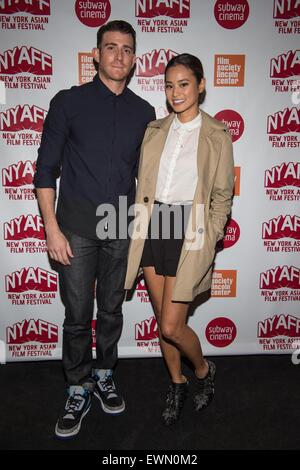 New York, NY, STATI UNITI D'AMERICA. Il 28 giugno, 2015. Bryan Greenberg, Jamie Chung presso gli arrivi per esso è già domani in HONG KONG Premiere a New York Asian Film Festival (NYAFF), Walter Reade Theatre al Lincoln Center di New York, NY Giugno 28, 2015. Credito: Steven Ferdman/Everett raccolta/Alamy Live News Foto Stock