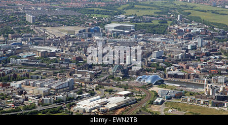 Vista aerea del Fiume Tyne, Gateshead e Newcastle upon Tyne, Regno Unito