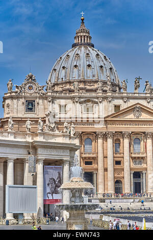 Città del Vaticano, il palazzo apostolico è la residenza ufficiale del Papa, che si trova nella Città del Vaticano Foto Stock