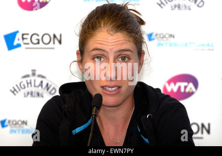 Johanna Konta (GB) in una conferenza stampa presso il Aegon International, Eastbourne, 24 giugno 2015 Foto Stock