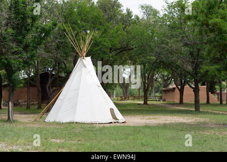 Teepee per motivi di Kit Carson Museum a Rayado Colfax County New Mexico USA Foto Stock