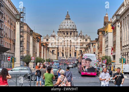 Città del Vaticano, il palazzo apostolico è la residenza ufficiale del Papa, che si trova nella Città del Vaticano Foto Stock