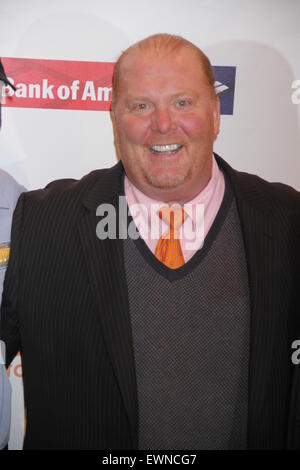 2015 può fare Awards - Food Bank per New York City - Premi Cena di gala al Cipriani Wall Street - Arrivi con: Mario Batali dove: New York City, Stati Uniti quando: 21 Apr 2015 Foto Stock