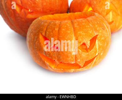 Incandescente Zucche di Halloween isolati su sfondo bianco Foto Stock