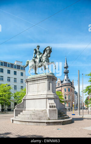 Belgio, Anversa, Re Leopoldo I statua sulla Leopoldplaats Foto Stock