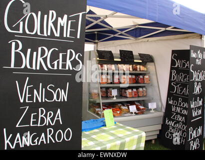 Un esotico del mercato della carne in stallo a Chatsworth Country Fair, Peak District DErbyshire England Regno Unito Foto Stock