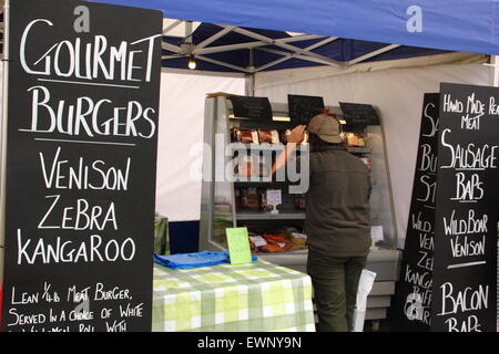 Un esotico del mercato della carne in stallo a Chatsworth Country Fair, Peak District DErbyshire England Regno Unito Foto Stock