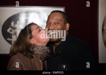 Premiere di Georgette Dee di ultima mostra a tende Tepee am Kanzleramt dotate: Guest Dove: Berlino, Germania Quando: 24 Apr 2015 Foto Stock