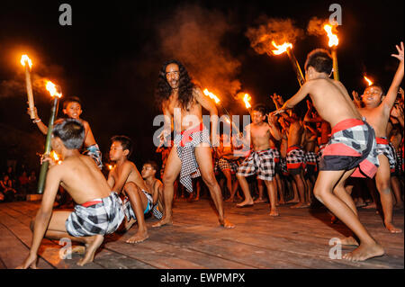 Kecak dance performance, Ubud, Bali, Indonesia. Foto Stock