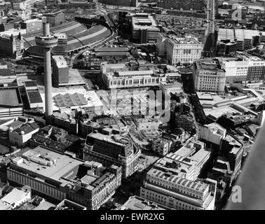Vedute aeree di Liverpool, Merseyside, 11 giugno 1987. Foto Stock