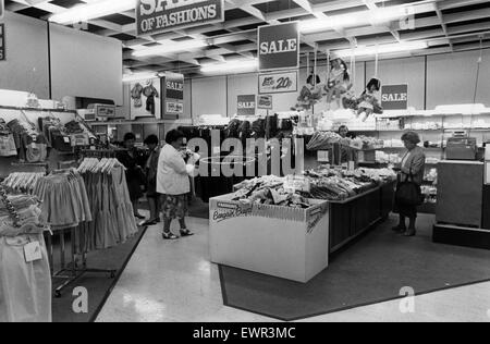 Farnons Department Store, Newcastle, 1 luglio 1988. Foto Stock