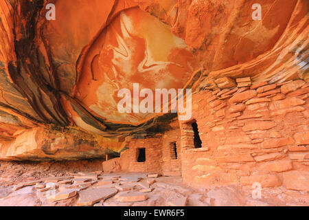 Caduto il tetto rovina, Indiano rovine nel North Fork di Mule Canyon Cedar Mesa, Utah, Stati Uniti d'America. Foto Stock