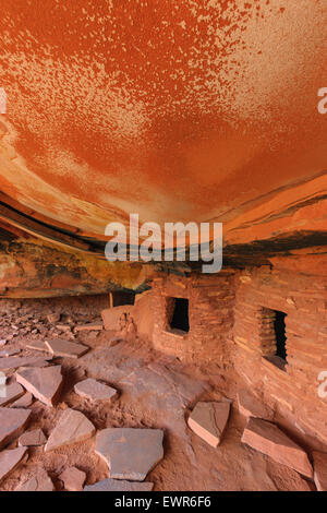 Caduto il tetto rovina, Indiano rovine nel North Fork di Mule Canyon Cedar Mesa, Utah, Stati Uniti d'America. Foto Stock