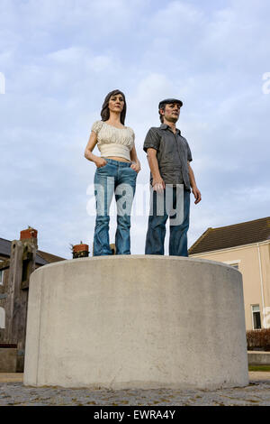 " La Coppia " un illustrazione in Newbiggin-per-il-Mare Foto Stock