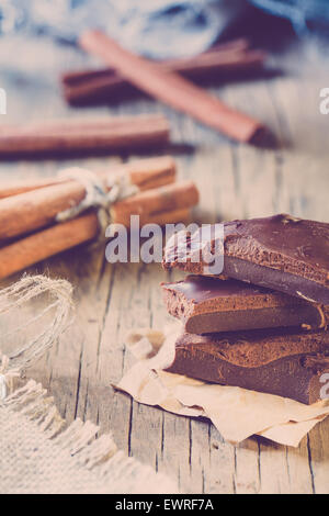 Alcuni pezzi di cioccolato Foto Stock