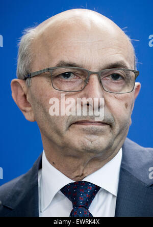 Berlino, Germania. Il 30 giugno, 2015. Isa Mustafa, Primo Ministro della Repubblica del Kosovo in cancelleria a Berlino (Germania), 30 giugno 2015. Foto: MICHAEL KAPPELER/dpa/Alamy Live News Foto Stock