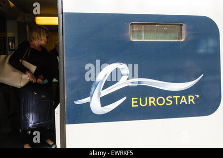 Imbarco treno Eurostar da Parigi a Londra,Parigi,Francia,bagagli, Foto Stock