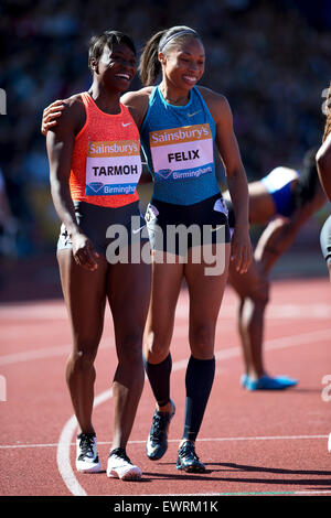 Jeneba TARMOH & Allyson Felix Donne 200m, IAAF Diamond League 2015, Alexander Stadium, Birmingham, Regno Unito, 7 giugno 2015. Foto Stock