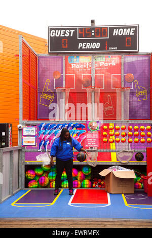 Pacific Park, un parco di divertimenti, il Santa Monica Pier, Santa Monica, Los Angeles, California Foto Stock