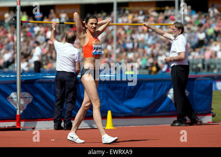 Mariya KUCHINA competere nel Donne Salto in alto, IAAF Diamond League 2015, Alexander Stadium, Birmingham, Regno Unito, 7 giugno 2015. Foto Stock