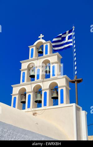 Un campanile della chiesa nel villaggio di Akrotiri Santorini Grecia Foto Stock