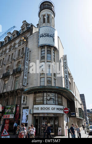 Il Libro di Mormon musicali, Prince of Wales Theatre; il West End e la City of Westminster, Londra, Inghilterra, Regno Unito Foto Stock