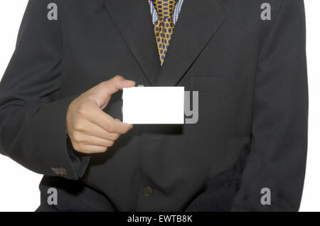 Imprenditore mostra business card - closeup shot su sfondo bianco Foto Stock