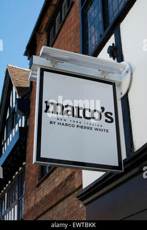 Marco Pierre White restaurant sign, Stratford-upon-Avon, Regno Unito Foto Stock