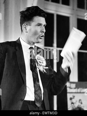 Peter Griffiths, candidato conservatore per Smethwick, parlando nella sua riunione a Durban Road, Smethwick. Xii Ottobre 1964. Foto Stock