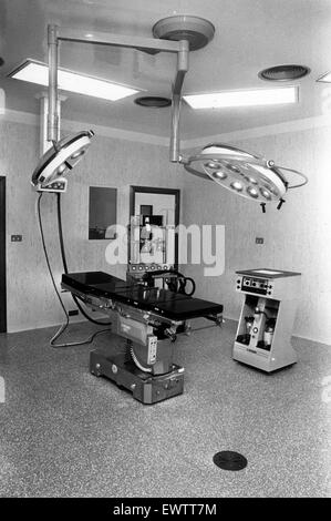 Queen Elizabeth Hospital, sceriffo Hill, Gateshead, Inghilterra. Il 19 febbraio 1986. Sala operatoria Foto Stock