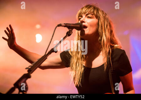 Segrate Milano Italia. Il 30 giugno 2015. I fratelli Angus & Julia Stone dall Australia esegue presso il music club Circolo Magnolia per presentare il loro ultimo album "Angus & Julia Stone" rilasciato su 2014 Credit: Rodolfo Sassano/Alamy Live News Foto Stock