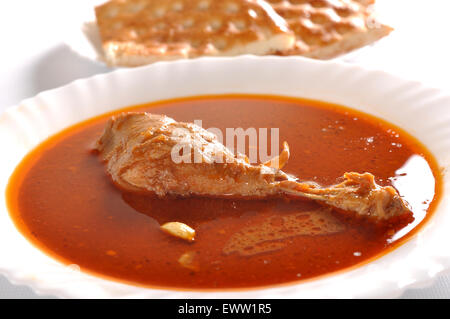 Hot & Spicy Chicken Korma con Lahori Kulcha Foto Stock