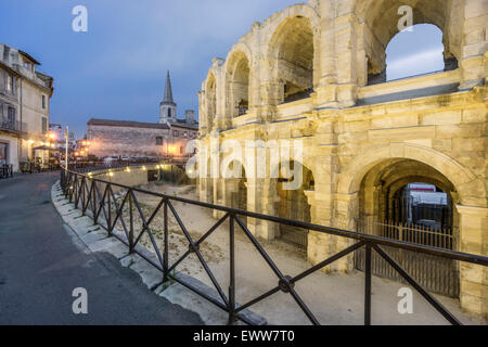 Anfiteatro romano, l'Arena, Arles, Bouche du Rhone, Provenza, Francia Foto Stock