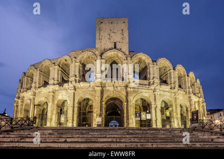 Anfiteatro romano, l'Arena, Arles, Bouche du Rhone, Provenza, Francia Foto Stock