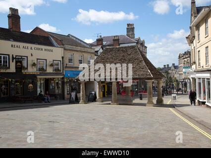 Mercato Buttercross nel centro città, Chippenham, Wiltshire, Inghilterra, Regno Unito Foto Stock