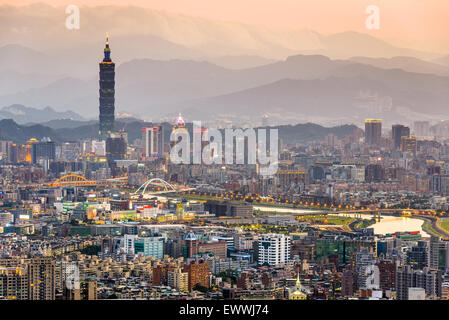 Taipei, Taiwan lo skyline della citta'. Foto Stock