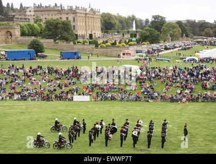 Dimora signorile, Chatsworth House è lo sfondo per Chatsworth Country Fair nel distretto di Peak Derbyshire England Regno Unito Foto Stock