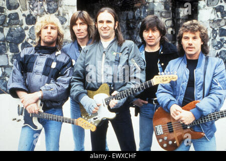 STATUS QUO UK del gruppo rock circa 1983. Da sinistra: Rick Parfitt, Andy Brown, Francesco Rossi, Pete Kircher, Alan Lancaster Foto Stock