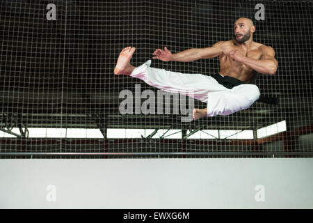Taekwondo Fighter Expert con atteggiamento lotta Foto Stock