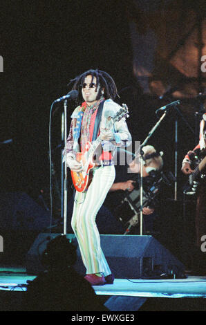 John Lennon borsa di studio concerto tenutosi al Pier Head, Liverpool. Sabato 5 maggio 1990. Lenny Kravitz Foto Stock