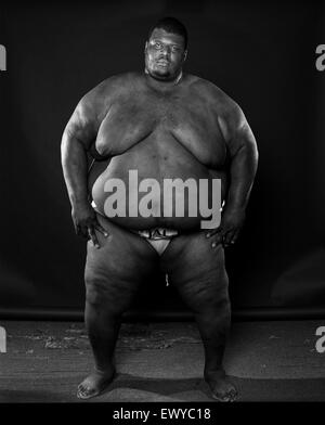 LONG BEACH, CA - 5 agosto - Emmanuel Yarborough presso l'U.S. Sumo Open a Long Beach, California il 5 agosto 2001. Foto Stock