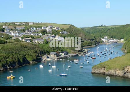 Solva porto e villaggio St Brides Bay Pembrokeshire Coast National Park Galles Cymru REGNO UNITO GB Foto Stock