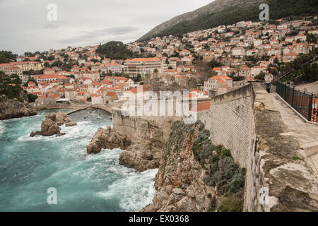 Vista del litorale e la città vecchia, Dubrovnik, Croazia Foto Stock