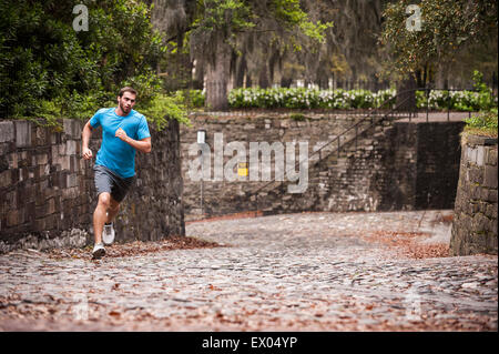 Jogging lungo il fiume a piedi a Savannah, Georgia, Stati Uniti d'America Foto Stock