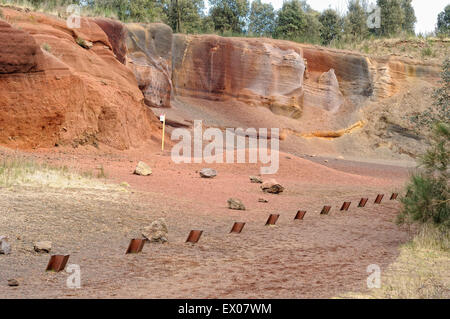 Vecchio flusso di lava dal vulcano Croscat. Garrotxa Zona Vulcanica parco naturale. La Garrotxa. Girona. La Catalogna. Spagna. Foto Stock