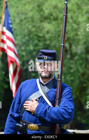 Ulster American Folk Park, County Tyrone, Irlanda del Nord. 03 luglio 2015. Celebrazioni del giorno dell'indipendenza. Rievocazioni dalla guerra civile americana all'Ulster American Folk Park fanno parte del Giorno di Indipendenza fine settimana di celebrazioni, 3° - 5° luglio in Omagh, County Tyrone. Credito: George Sweeney/Alamy Live News Foto Stock